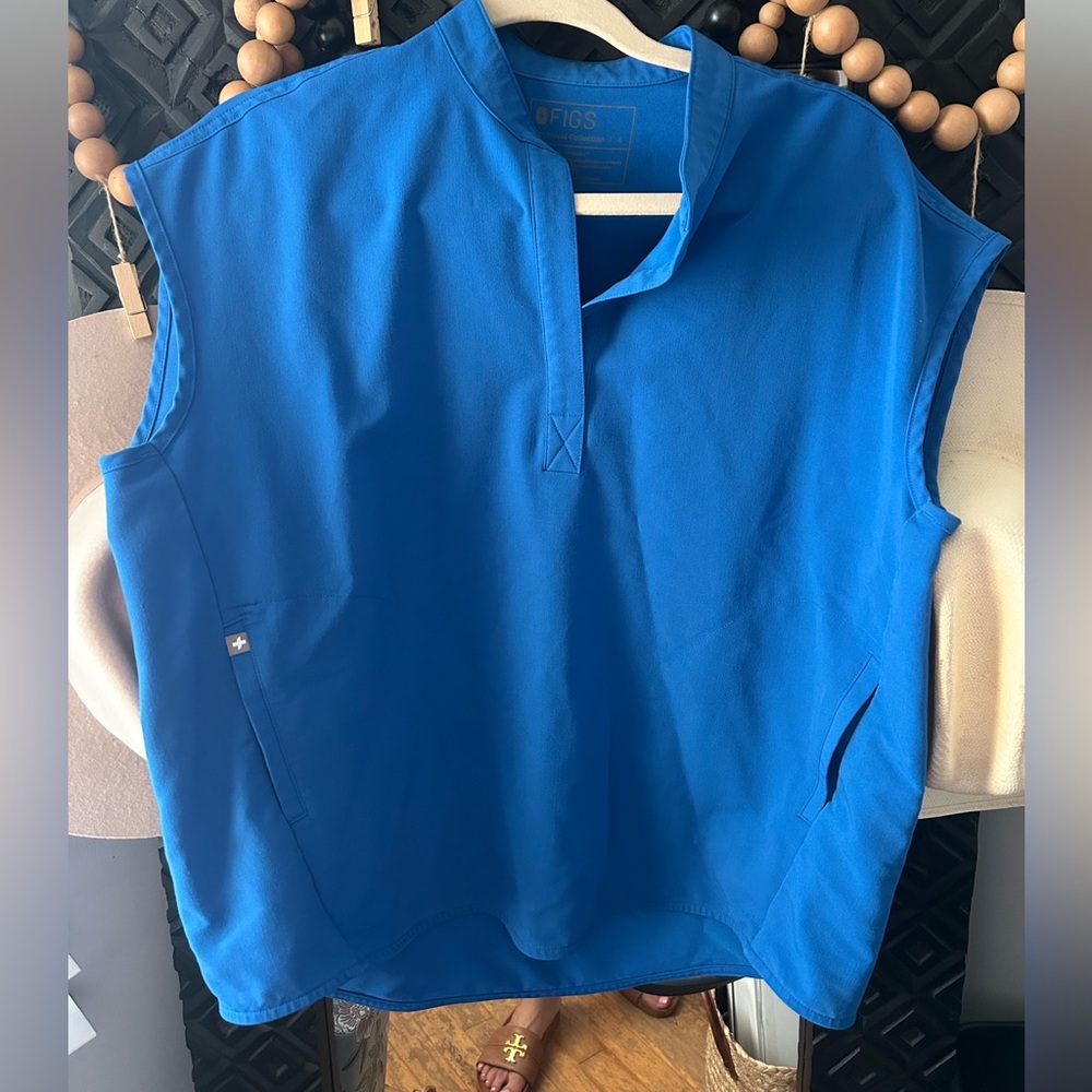 FIGS Rafaela Top